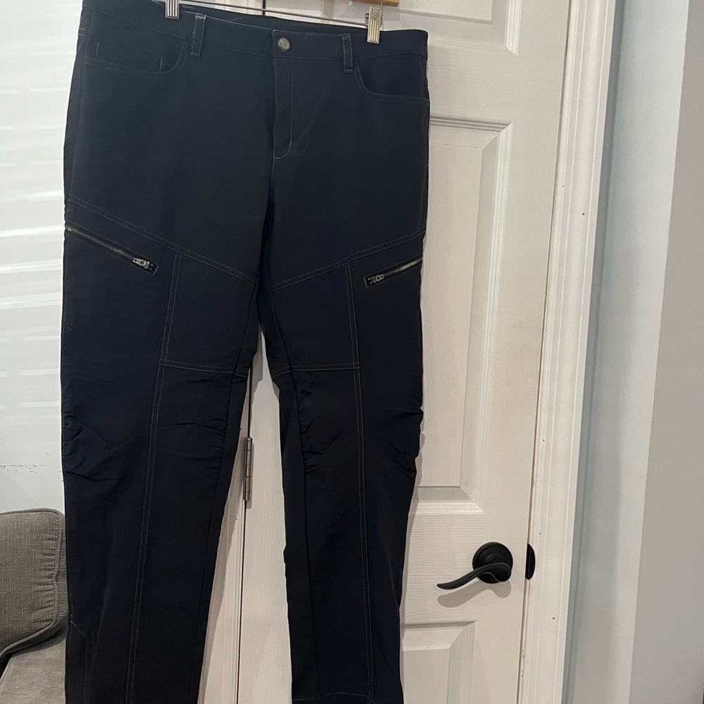 Athleta Black Nylon Cargo Pants